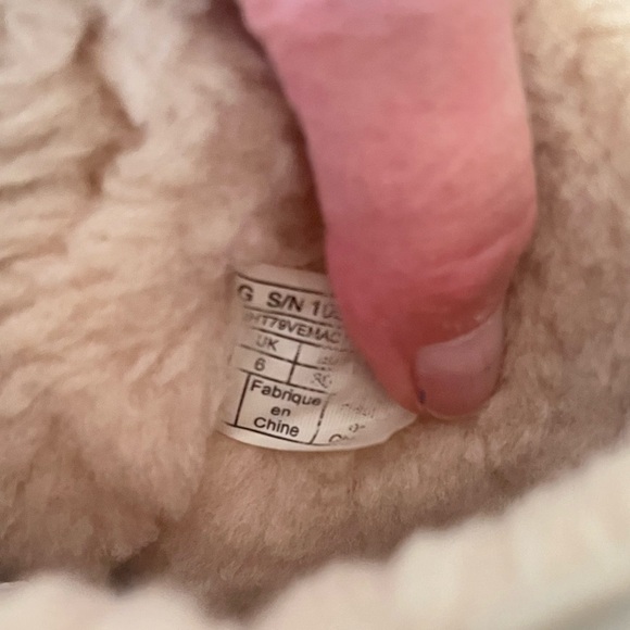 Ugg Classic Short Reverse Pink Sparkly Boots 8 - Picture 5 of 6